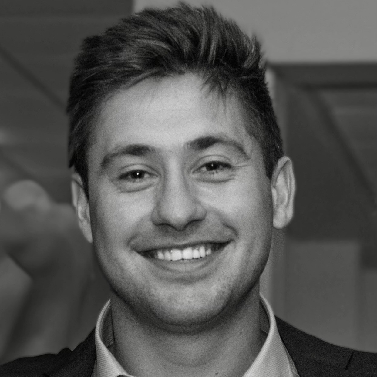 Ian Cummins Headshot