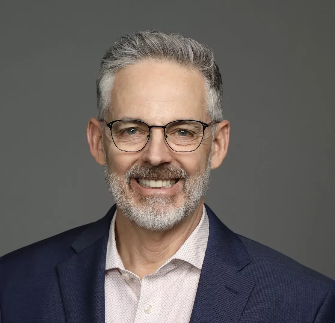 Stewart headshot 2023